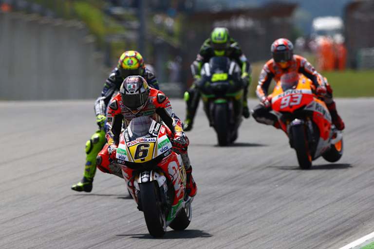 Sachsenring-GP 2013: Stefan Bradl (6) in Führung vor Rossi, Márequez und Crutchlow
