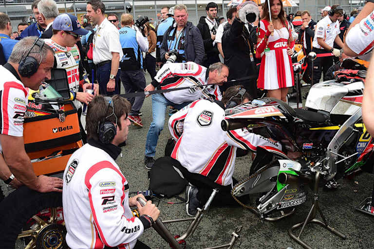 Der hektische Umbau am Startplatz