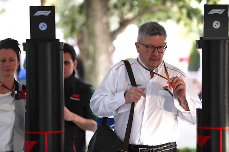 Formel-1-Sportchef Ross Brawn (Mitte)