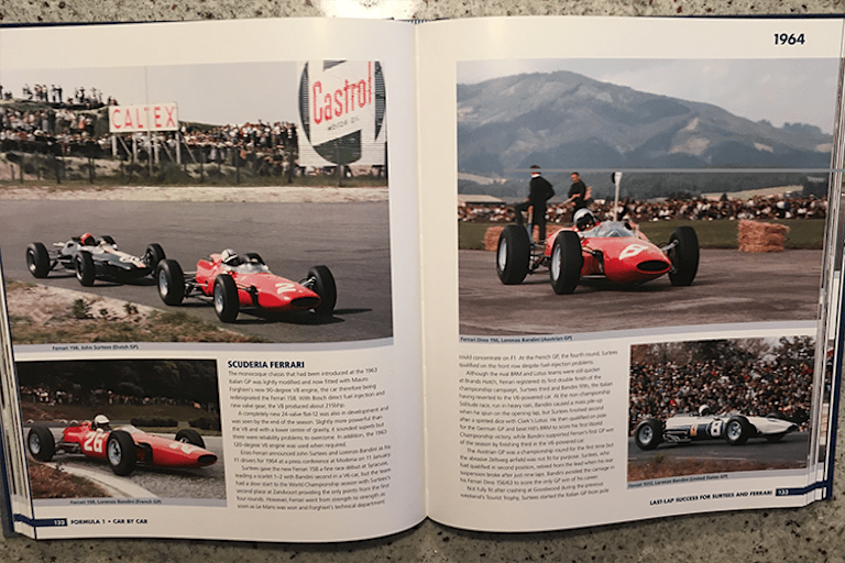 Jeder Fahrer und jedes Auto werden gezeigt