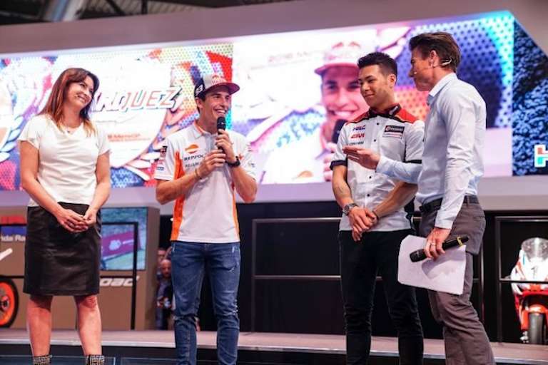 Neben Marc Márquez stand auch Takaaki Nakagami auf der Bühne 