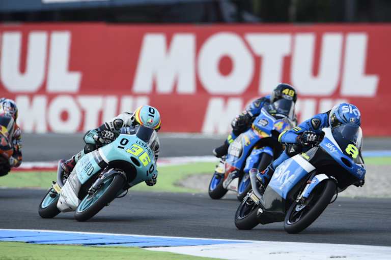 Das Rennen in Assen: Bulega (8) vor Joan Mir und Navarro-Ersatzmann Dalla Porta
