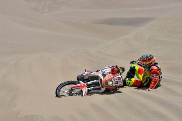 Im tiefen Dünensand gab es zahlreiche Stürze - manche auch ohne Folgen