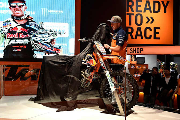 Tony Cairoli bei der Enthüllung in Mailand