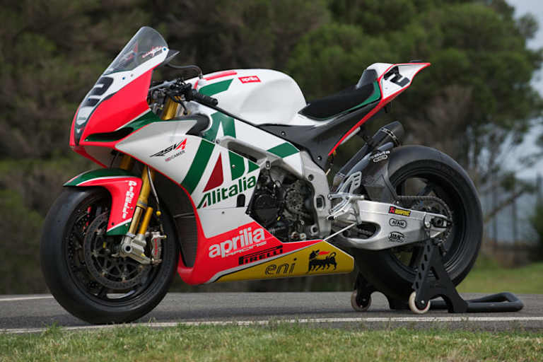 So sah die SBK-Werks-Aprilia von Camier 2010 aus