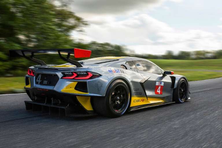 Die neue Corvette C8.R von hinten