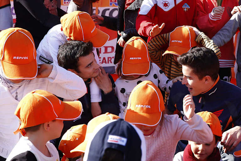 Das MotoGP-Werksduo genoss das Treffen mit den kleinen Fans