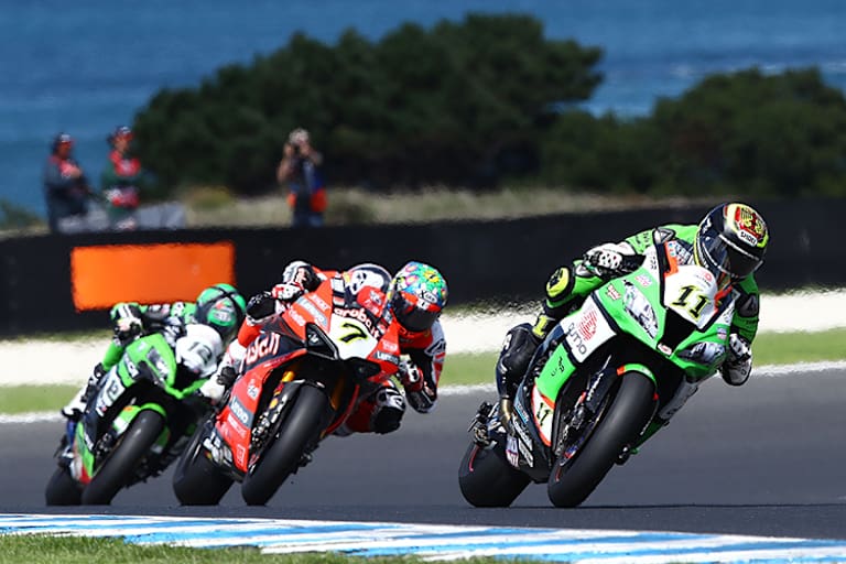 In Australien: Sandro Cortese vor Chaz Davies und Xavi Fores