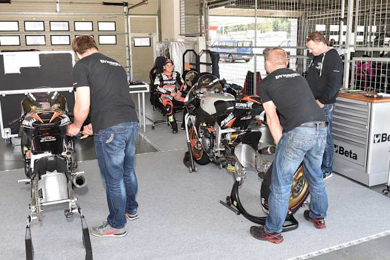 Cortese und die Truppe des Intact-Teams