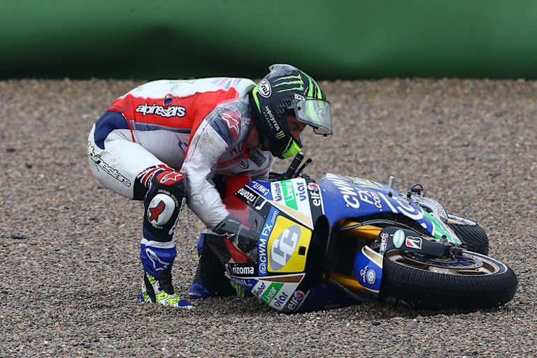 Cal Crutchlow nach dem Crash im Regen am Dienstag: «Ich war benommen»