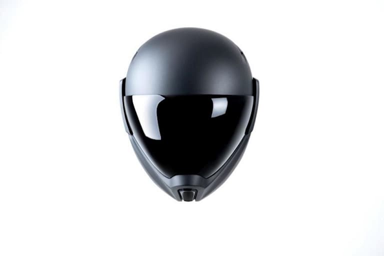 Die spitze Form ermöglicht mehr Raum im Gesichtsfeld, unter anderem für das Head-up-Display 