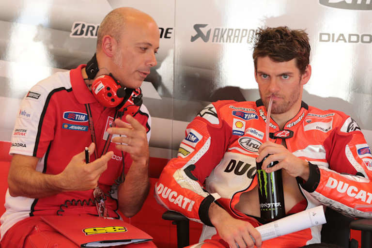Crew-Chief Daniele Romagnoli mit Cal Crutchlow