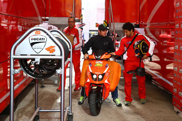 Crutchlow: Am Montag testet er erstmals in Valencia