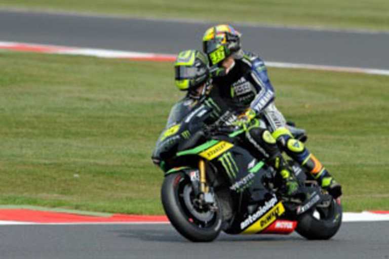 Silverstone 2013: Rossi ohne Sprit, Crutchlow spielt Taxi