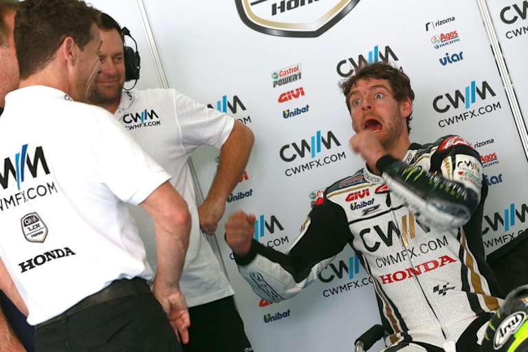 Cal Crutchlow in der CWM-LCR-Honda-Box