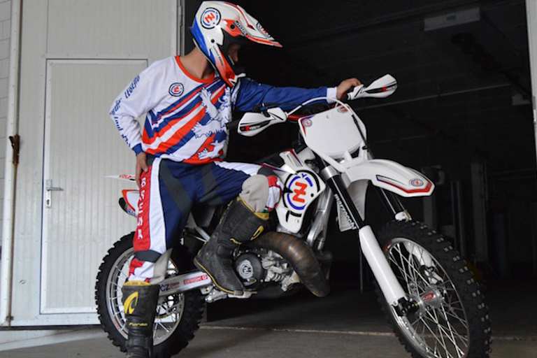 Der Tscheche Dominik Prochazka wird in Loket mit einer neuen ČZ antreten, die der TM sehr ähnlich ist