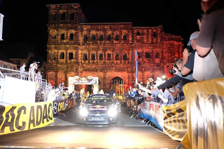 Show-Start an der Porta Nigra in Trier