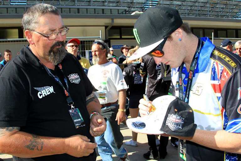 «Ich muss nur die Muskulatur stärken», meint Darcy Ward (re.)