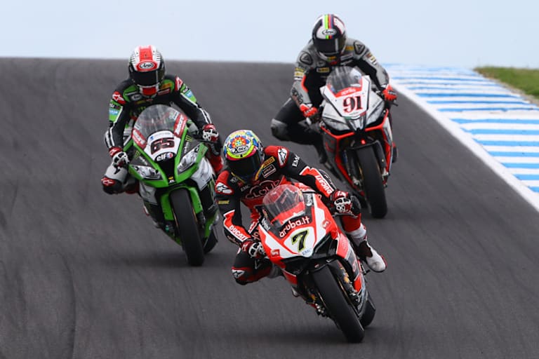 Chaz Davies (7) kämpfte in Australien in beiden Rennen um den Sieg