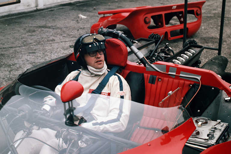 Andrea de Adamich 1968 mit Brille