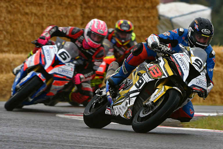 Die Verfolger: Derek Sheils, Davey Todd und Didier Grams