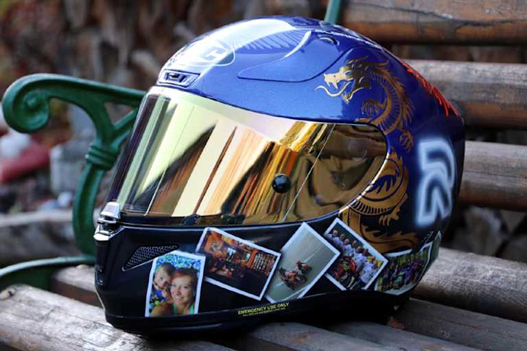 Der HJC-Helm im Macau-Spezialdesign