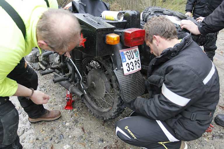 Wer nicht am Straßenrand improvisieren kann, kann auch kein russisches Gespann fahren