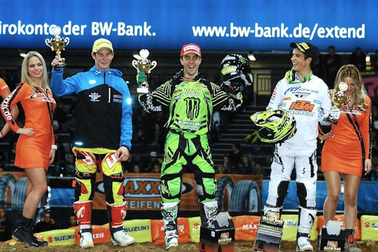 Der Thüringer Tom Koch freut sich über sein Podium