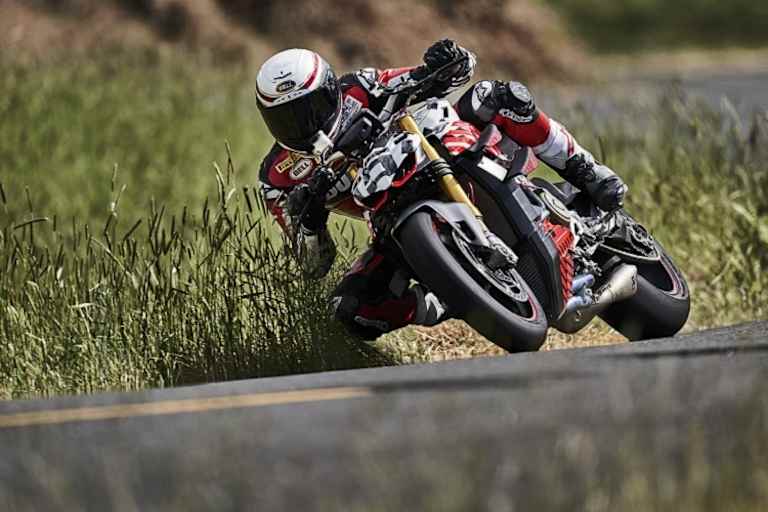 Carlin Dunne in Aktion auf der Ducati Streetfighter V4