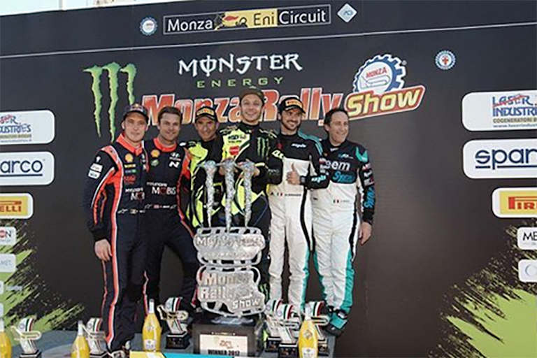 Rossi auf dem Siegertreppchen