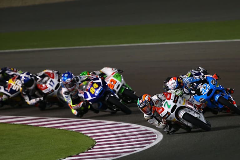 Verfolgerpulk hinter den zwischenzeitlich enteilten Alex Márquez und Jack Miller: Vazquez vor Rins, hinten McPhee (17)