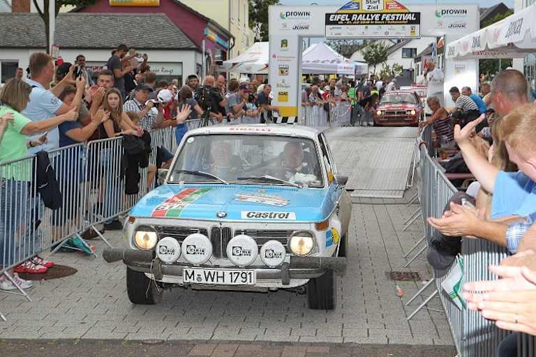 Der BMW 2002 Replica