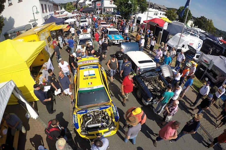 Zuschauermagnet - die Rallye-Meile in Daun