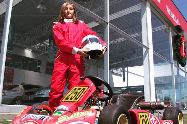 Tatiana mit ihrem ersten Kart