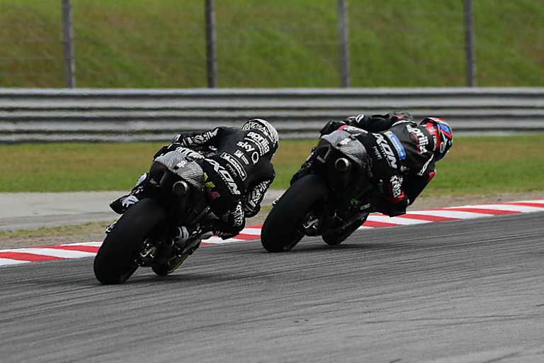 Aleix Espargaró und Bradley Smith auf dem Sepang Circuit