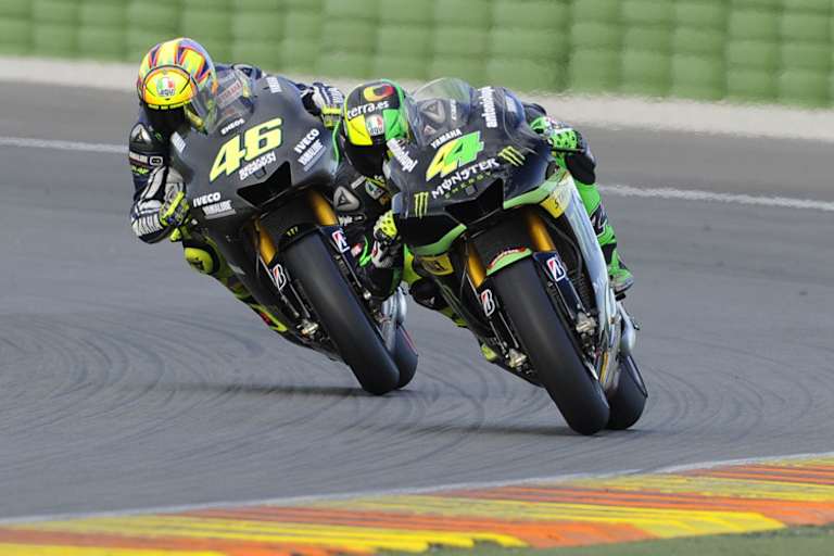 Pol Espargaró im Kampf gegen Valentino Rossi (46)