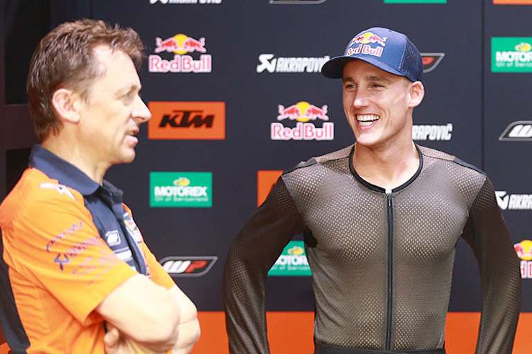 Teammanager Mike Leitner mit Pol Espargaró