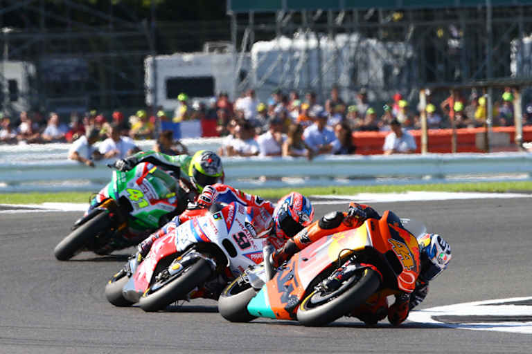 Im Rennen: Pol Espargaró vor Petrucci und Bruder Aleix