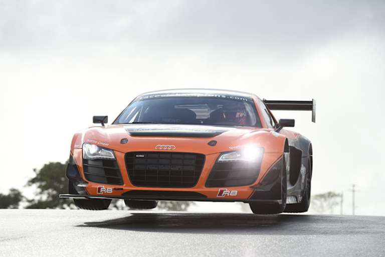 Esteban Ocon hebt im Audi R8 LMS ab