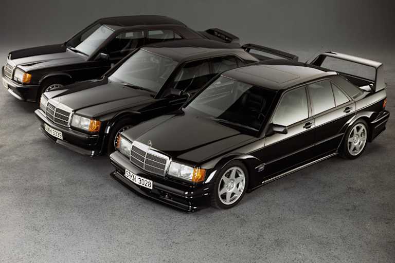 Mercedes-Benz 190 E 2.5-16 Evolution II (vorn rechts) mit seinen Vorgängern 190 E 2.5-16 Evolution (Mitte) und Mercedes-Benz 190 E 2.3-16 (hinten links).