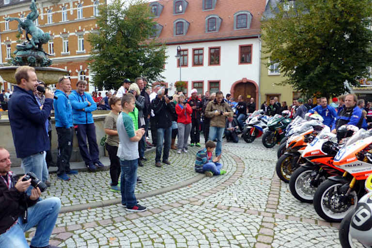 «Rund um den Centauren-Brunnen» auf dem Frohburger Marktplatz
