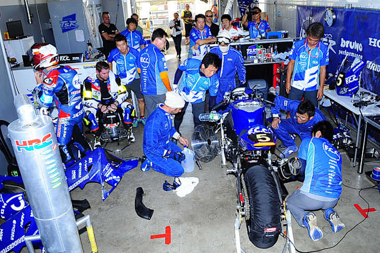 Alle Bemühungen blieben erfolglos: Die F.C.C. TSR Honda musste das Acht-Stunden-Rennen in Oschersleben aufgeben