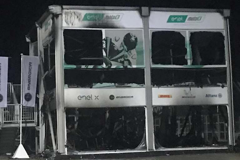 Vom MotoE-Zelt blieb nur ein Gerippe übrig