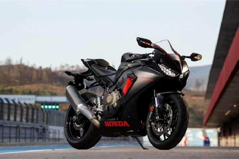 Honda CBR 1000 RR Fireblade: Total Control 1000 Euro günstiger und als Draufgabe einen Quckshifter