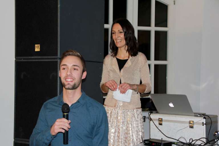 Folger bedankte sich unter den stolzen Blicken von Mutter Anka bei seinen Fans und Freunden