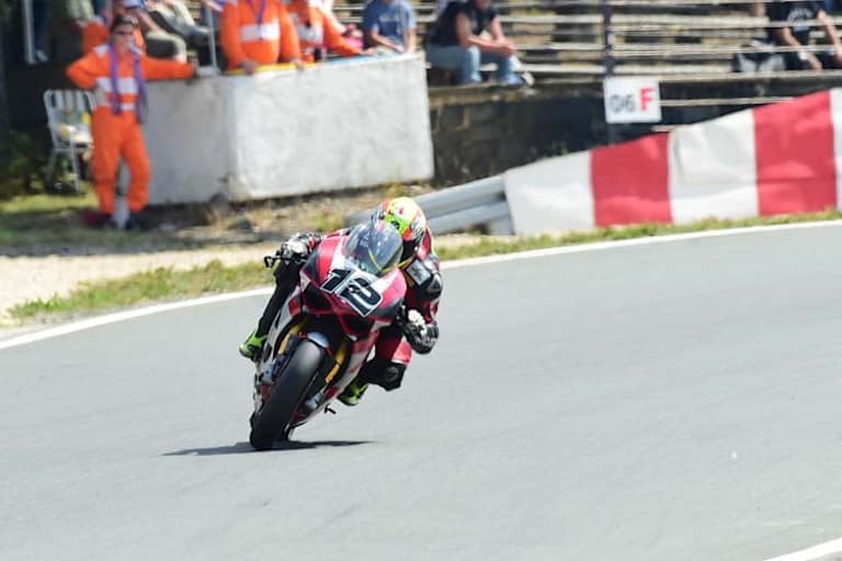 Javier Fores muss seinem Kollegen den Vortritt lassen