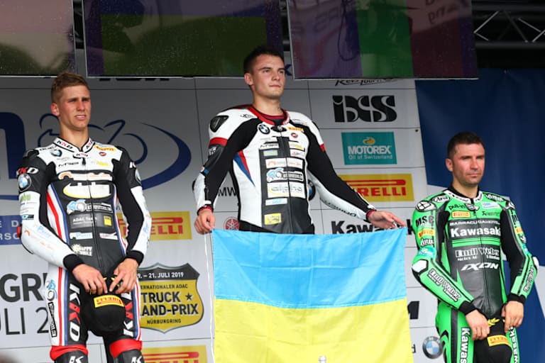 Der Ukrainer in der Mitte