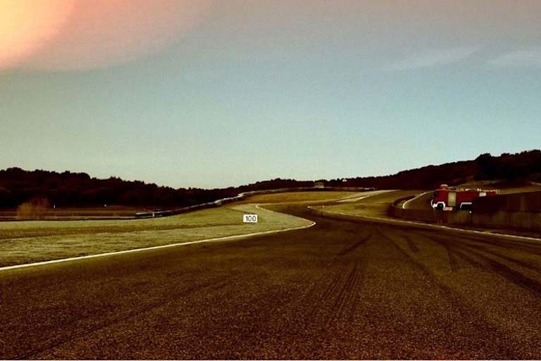 Wenn die Sonne untergeht, geniesst man spanische Gastfreundschaft in stilvollen Unterkünften