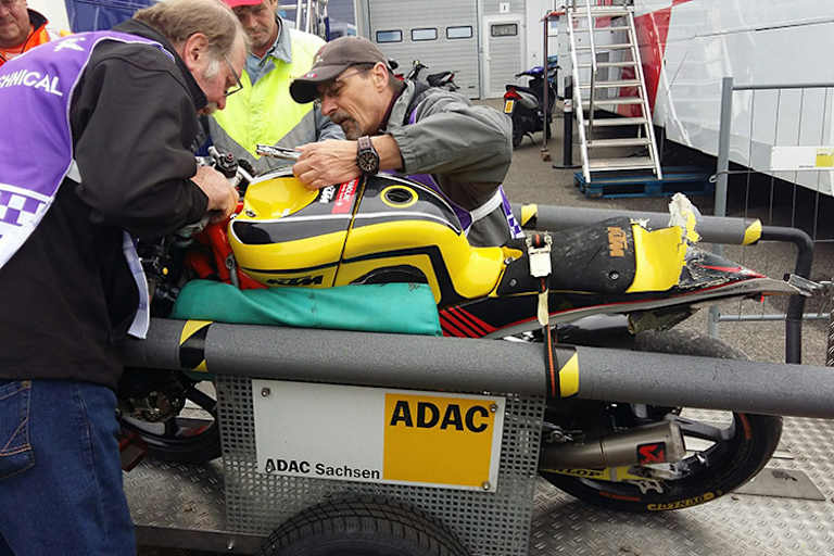 Die Maschine von Tim Georgi wurde bei seinem Sturz stark beschädigt