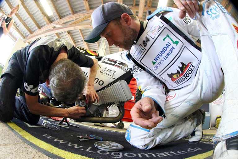 Martin Smolinski experimentierte mit Motoren von Marcel Gerhard